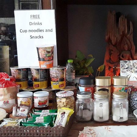 Ruan Ben Ja Don Mueang,Bangkok Hostel Екстер'єр фото