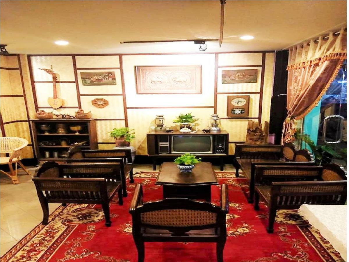 Ruan Ben Ja Don Mueang,Bangkok Hostel Екстер'єр фото