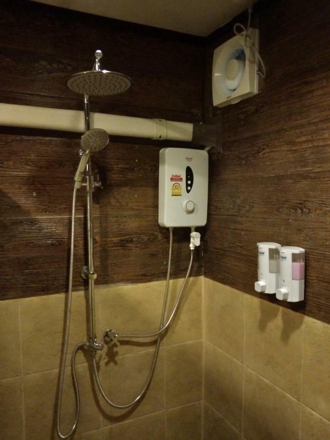 Ruan Ben Ja Don Mueang,Bangkok Hostel Екстер'єр фото