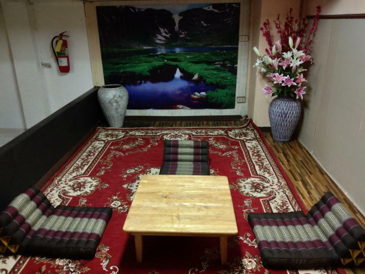 Ruan Ben Ja Don Mueang,Bangkok Hostel Екстер'єр фото