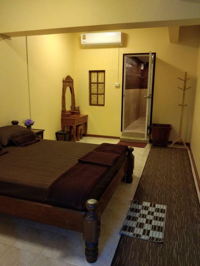 Ruan Ben Ja Don Mueang,Bangkok Hostel Екстер'єр фото