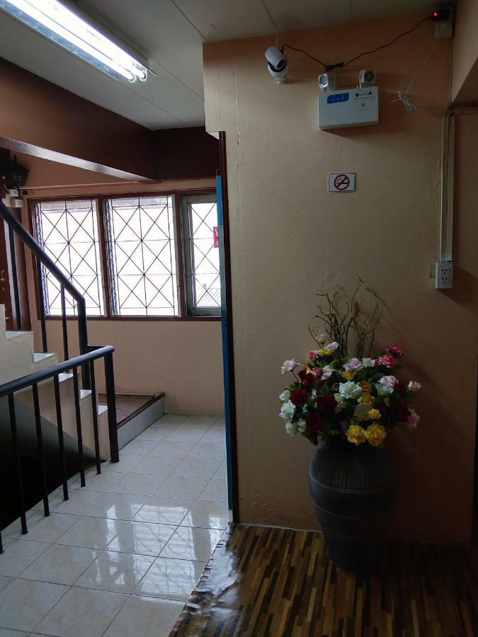 Ruan Ben Ja Don Mueang,Bangkok Hostel Екстер'єр фото