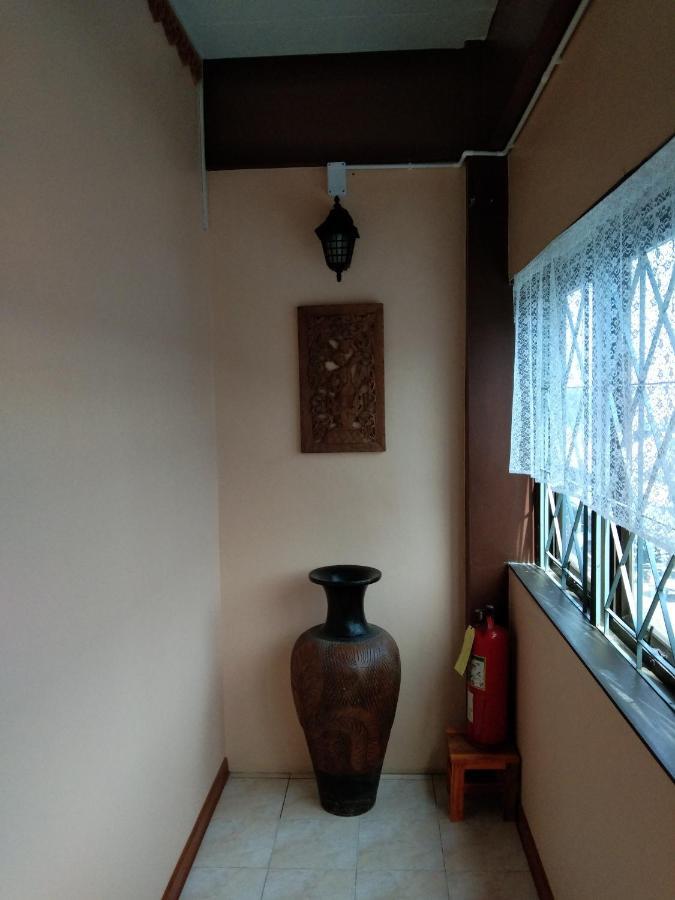 Ruan Ben Ja Don Mueang,Bangkok Hostel Екстер'єр фото
